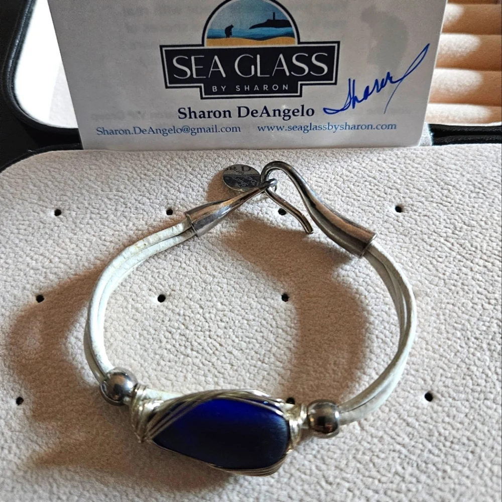 SEA GLASS LEATHER WRAP BRACELET BY SHARON DEANGELO - Picture 3 of 9